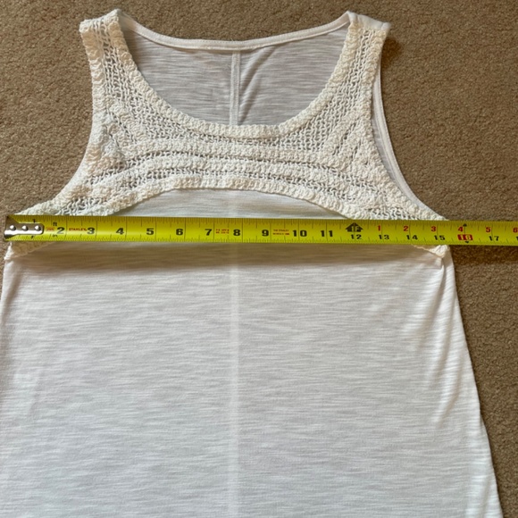2 pieces! White Cardigan and matching tank top - Picture 9 of 9